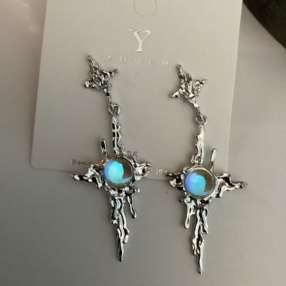 ⭐️SilverTone Cross Melting Moonstone Post back Earrrings. - Picture 6 of 16